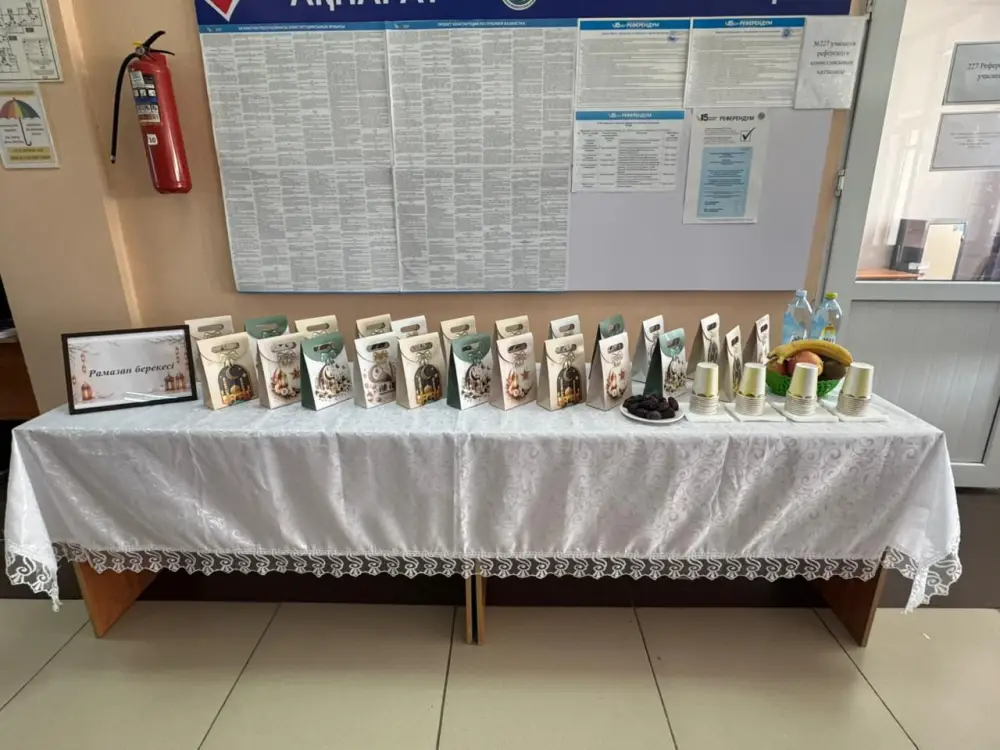 Благотворительность во время референдума в Енбекшиказахе {city2}