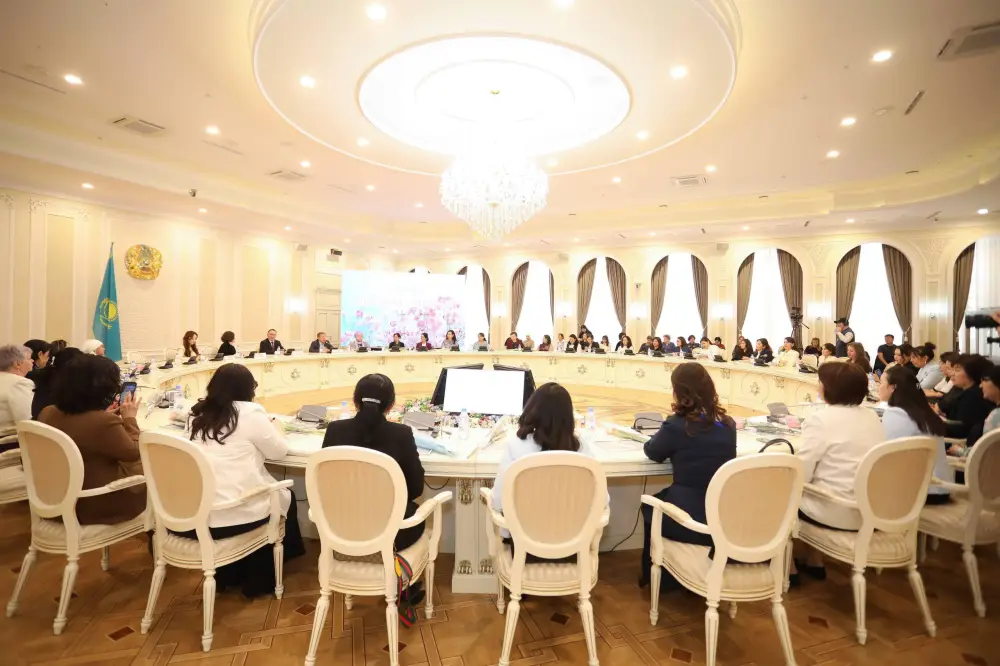 В Мангистау прошло торжественное мероприятие, приуроченное к Международному женскому дню (9)