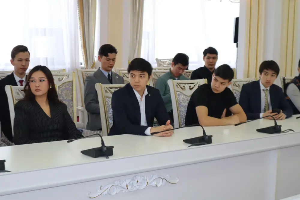 Влияние молодежных организаций на формирование новой Конституции в Астане {city2}