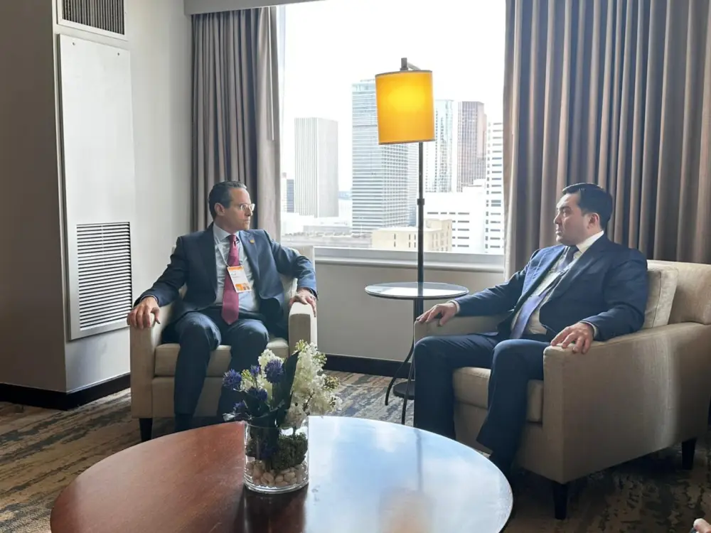 Казахстан обсудил с Shell добычу на ключевых месторождениях (2)