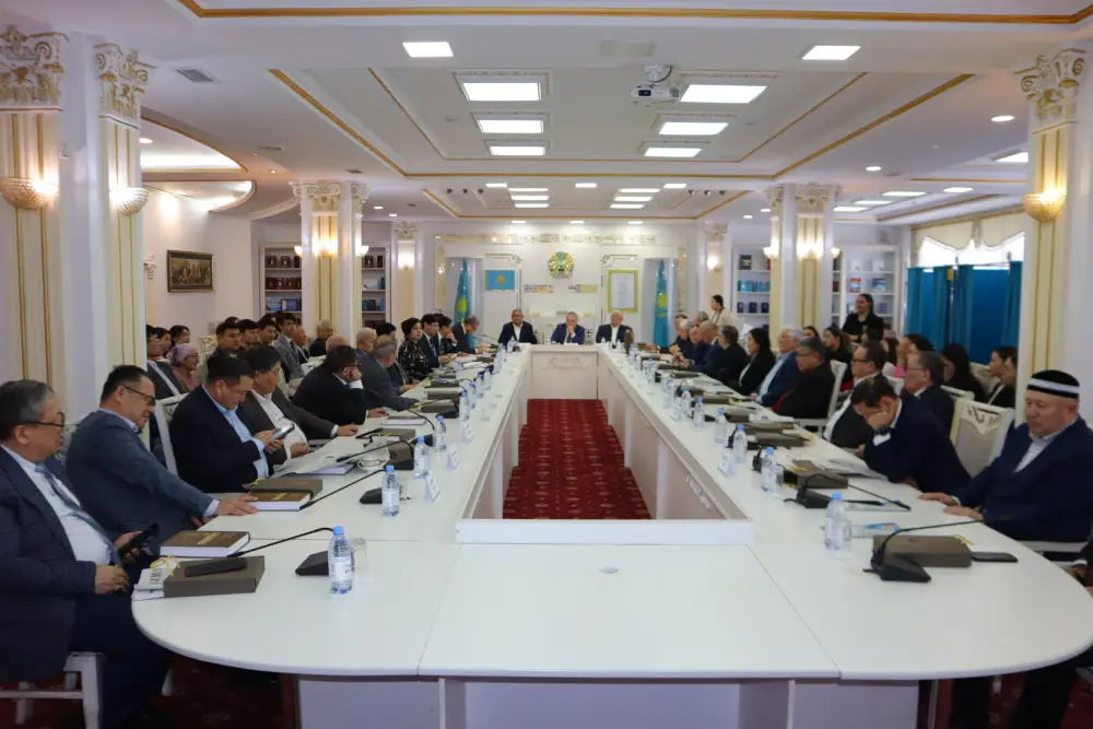 В Астане прошла презентация книги Шархана Казыгула (8)