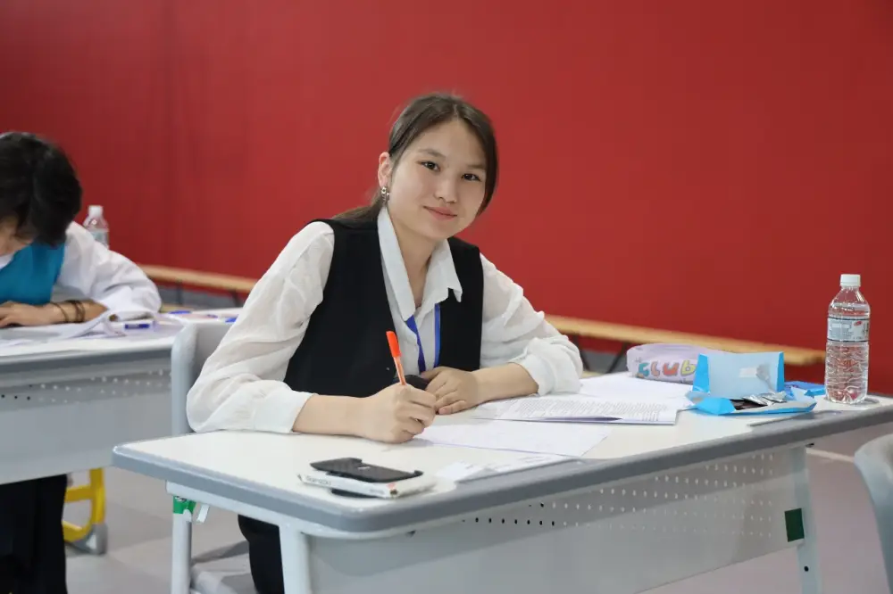 Финал республиканской олимпиады по биологии и физике собрал 311 талантливых школьников в Астане {city2}