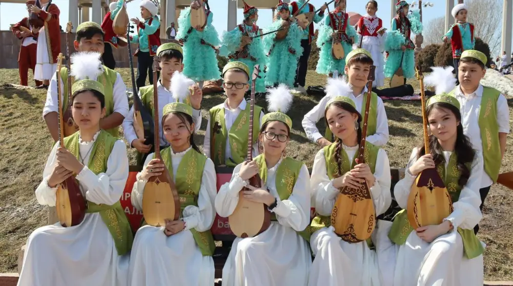 11 тысяч домбристов установят рекорд Казахстана в честь Наурыза (2)