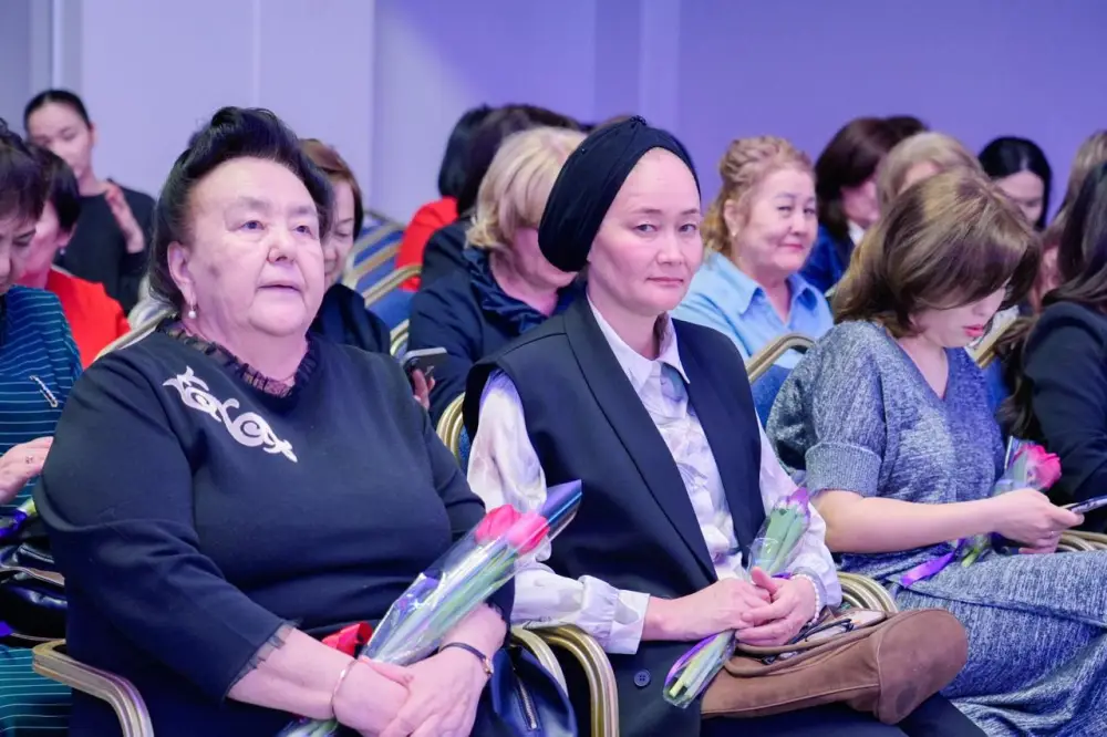 «Женщина – сердце мира»: в Астане прошел праздничный концерт (9)