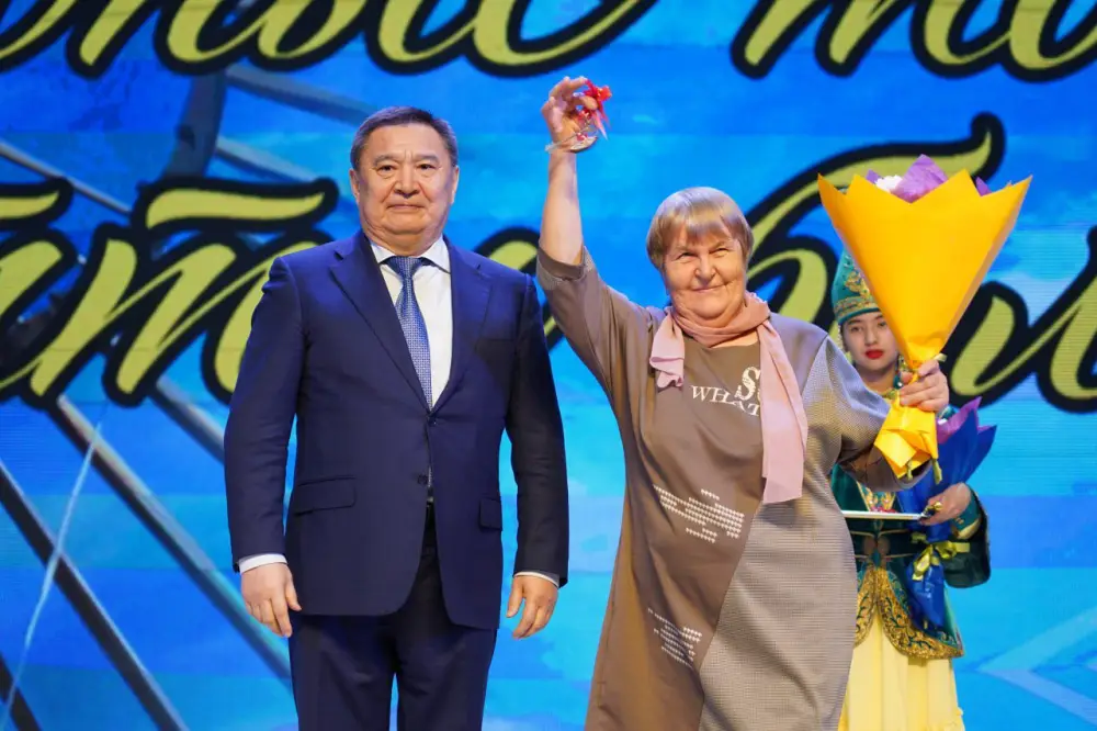 Ключи к новой жизни: 47 семей Бурабайского района открывают двери в будущее {city2}