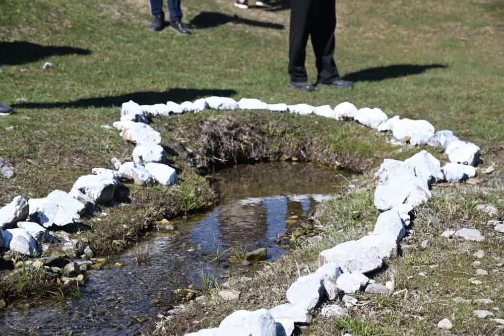 ТУРКЕСТАН: В СОЗАКСКОМ РАЙОНЕ ВОДЫ РОДНИКОВ ЗАЗВУЧАЛИ НОВОЙ ЖИЗНЬЮ В РАМКАХ ЭКОЛОГИЧЕСКОЙ АКЦИИ «МӨЛДІР БҰЛАҚ» {city2}