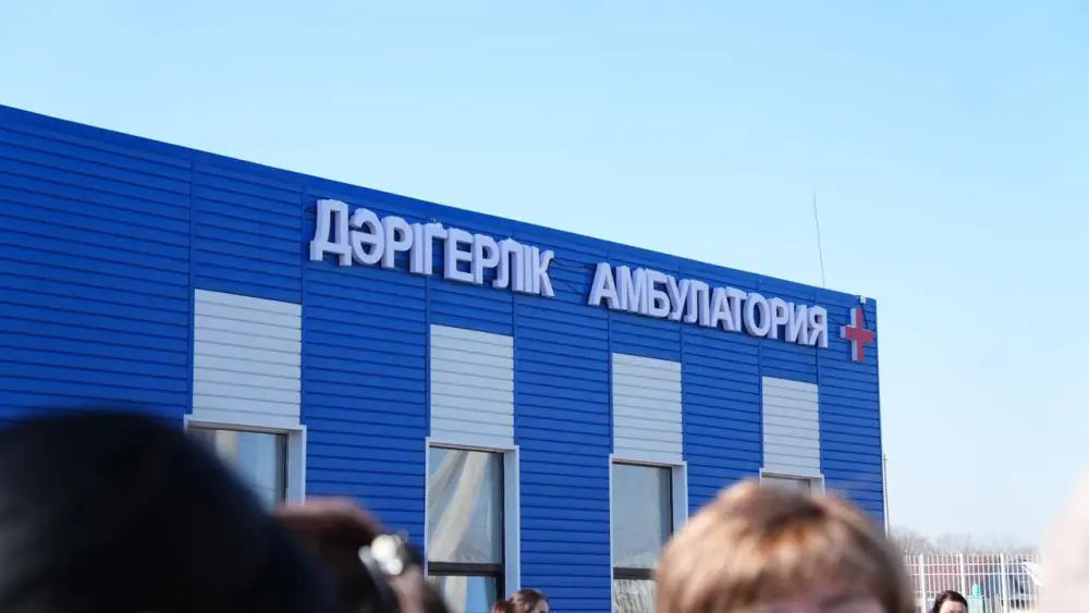 В Алматинской области открыли две врачебные амбулатории и вручили ключи от 132 новых квартир (7)