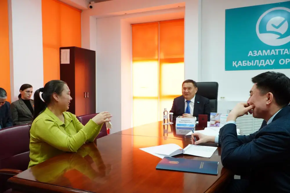 Аким Акмолинской области Марат Ахметжанов провел прием граждан (2)