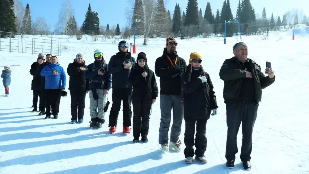 В ВКО стартовали чемпионат и молодежное первенство РК по сноуборду (2)