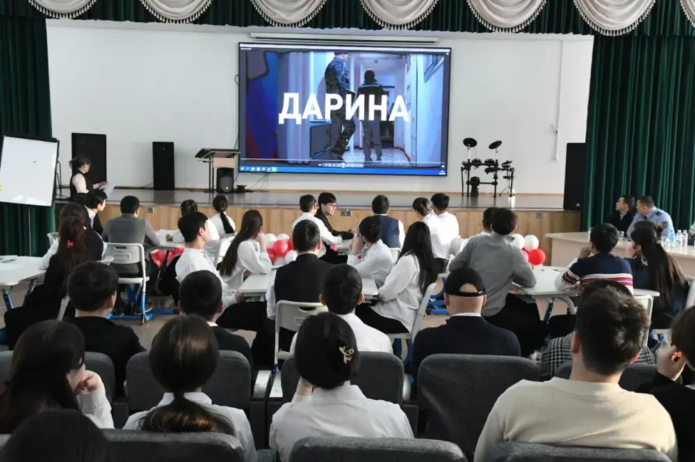 В Астане школьникам продемонстрировали последствия нарушения закона через кино (3)