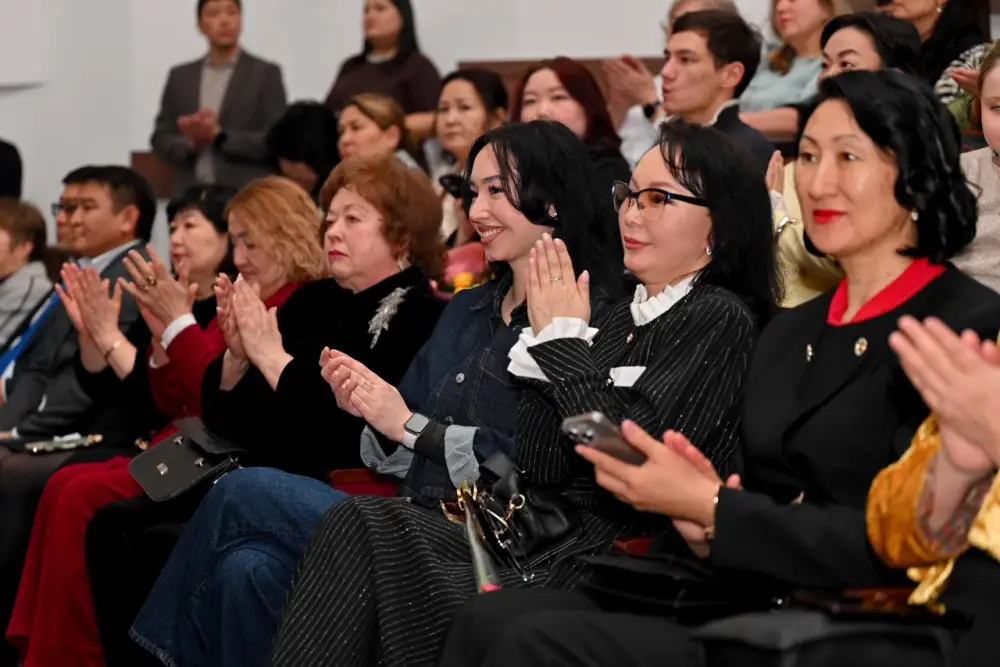 В Семее состоялось торжественное мероприятие, посвященное 8 Марта (8)