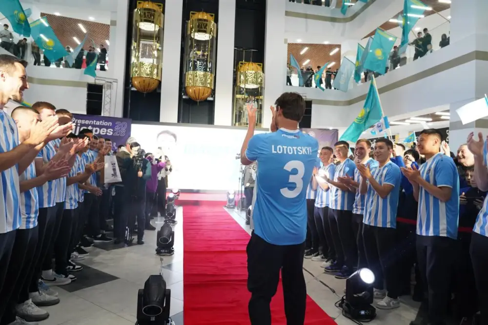 В ТРЦ Koksetau Mаll прошла презентация нового состава футбольной команды «Окжетпес» (4)