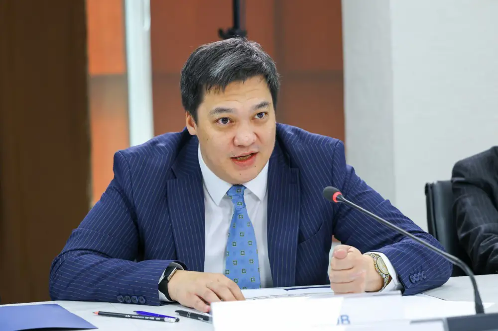 Олжас Бектенов провел совещание по вопросам совершенствования системы здравоохранения (4)