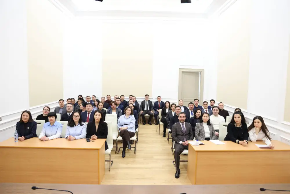 Выездная лекция магистрантов Академии правосудия в Конституционном Суде: шаг к углублению понимания правосудия в Казахстане {city2}