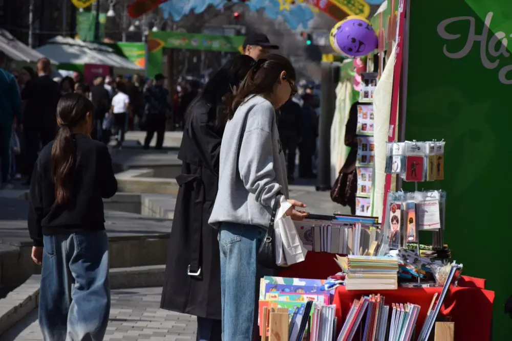 Алматы стал книжной пристанью: KitapFest-2026 собрал 40 000 любителей литературы {city2}