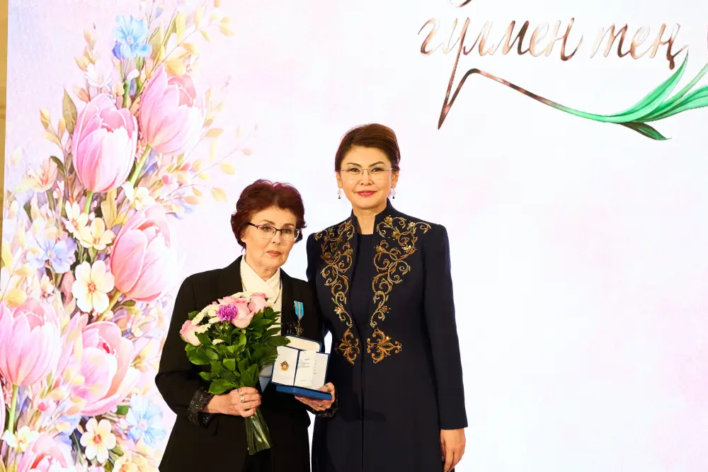 В честь 8 Марта от имени Президента вручены государственные награды (6)