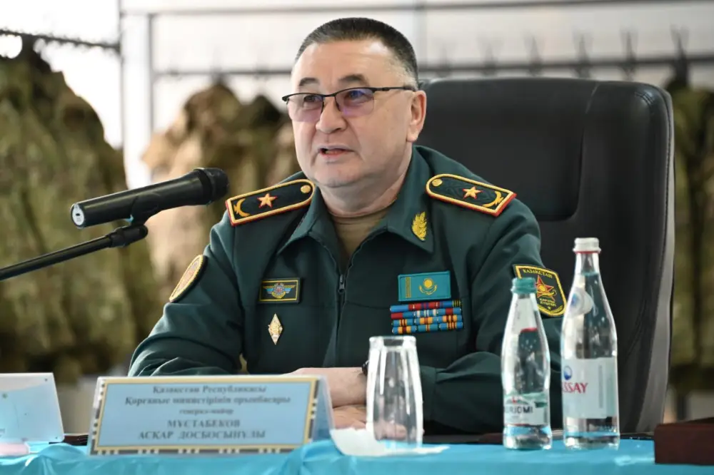 Генерал вдохновляет патриотов и солдат в Жетысу! {city2}