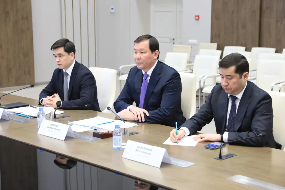 Аким области Асхат Шахаров встретился с председателем Президиума НПП «Атамекен» Канатом Шарлапаевым (3)