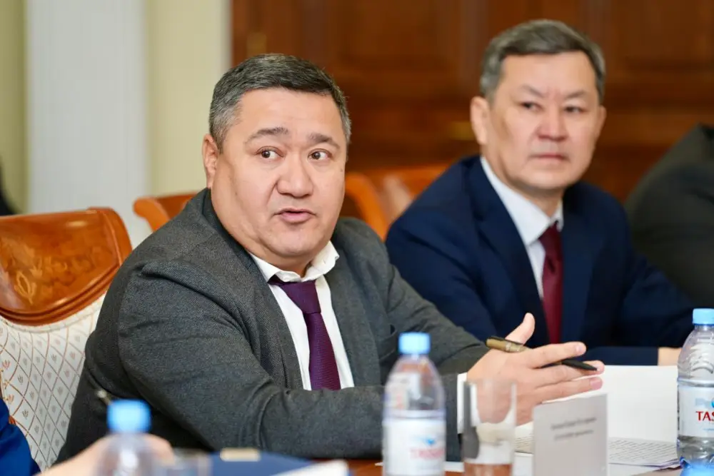 Ерлан Аккенженов провел совещание по вопросам безопасности энергетической инфраструктуры Казахстана {city2}