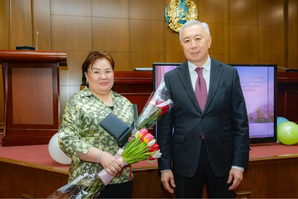 В МНЭ состоялось торжественное собрание, посвященное Международному женскому дню (3)