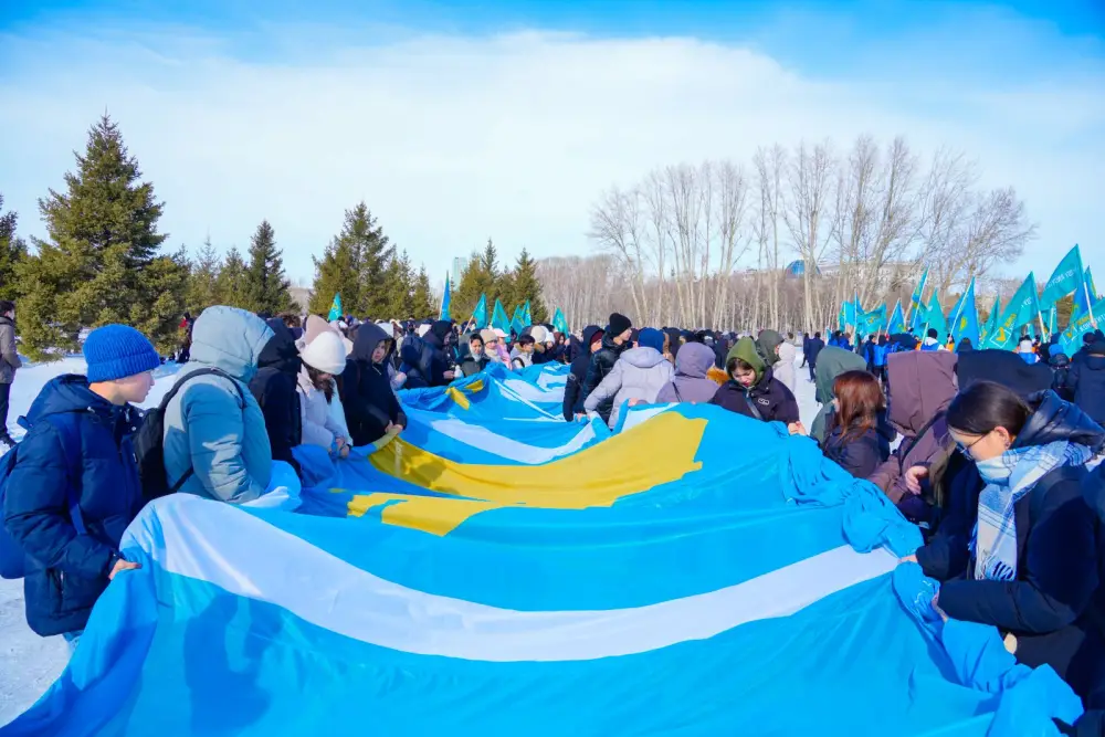 Более тысячи представителей молодежи поддержали новую Конституцию масштабной акцией (6)