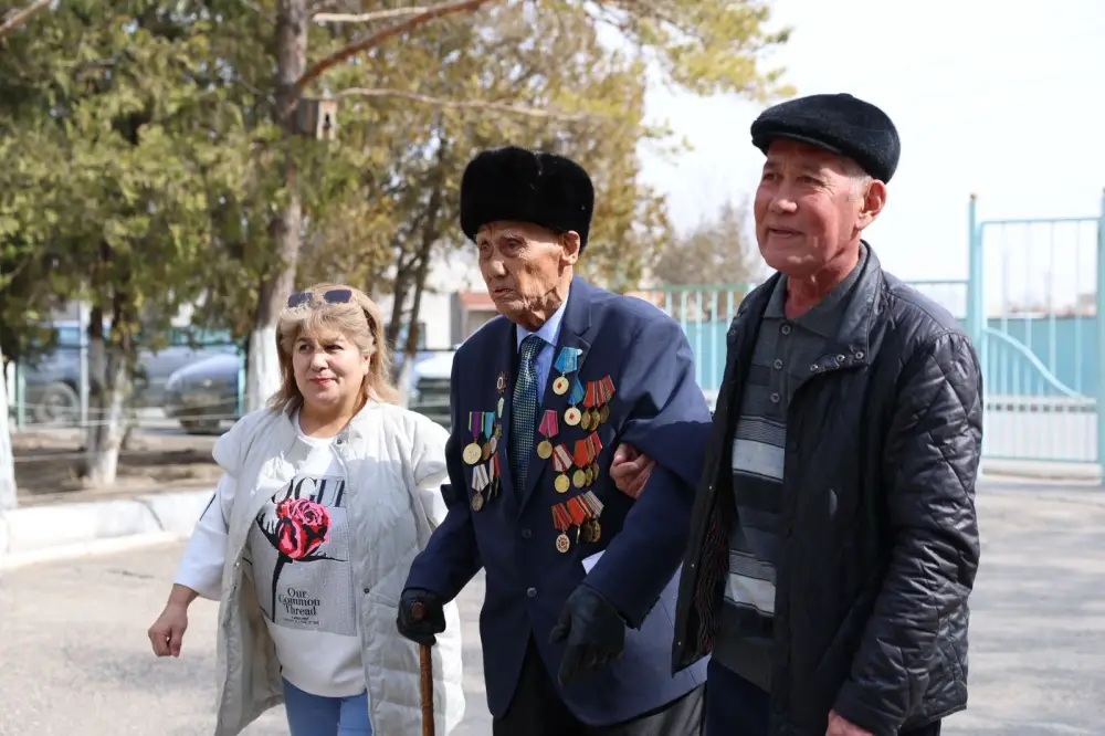 103-year-old World War II veteran emphasizes unity during referendum vote {city2}