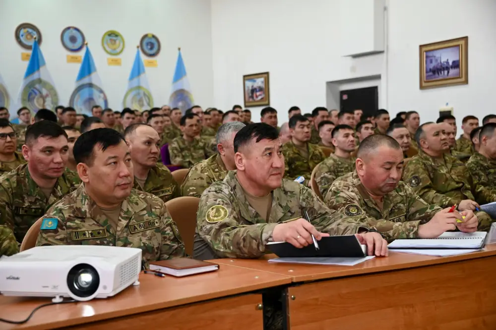 Комиссия Генерального штаба проинспектировала воинские части на западе Казахстана (2)