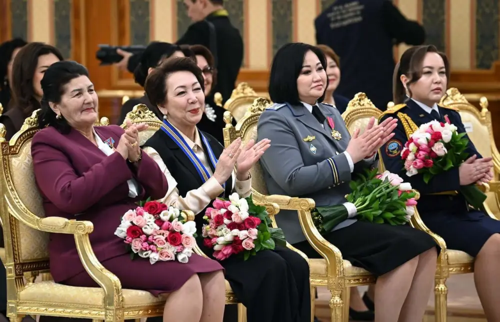 Сотрудницы МЧС Казахстана награждены государственными наградами в канун Международного женского дня (3)