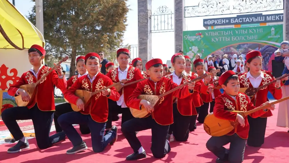 ТУРКЕСТАН: В ОРДАБАСЫ ОДНОВРЕМЕННО ПРОВЕЛИ ОБРЯД «ТҰСАУКЕСЕР» ДЛЯ 50 МАЛЫШЕЙ {city2}