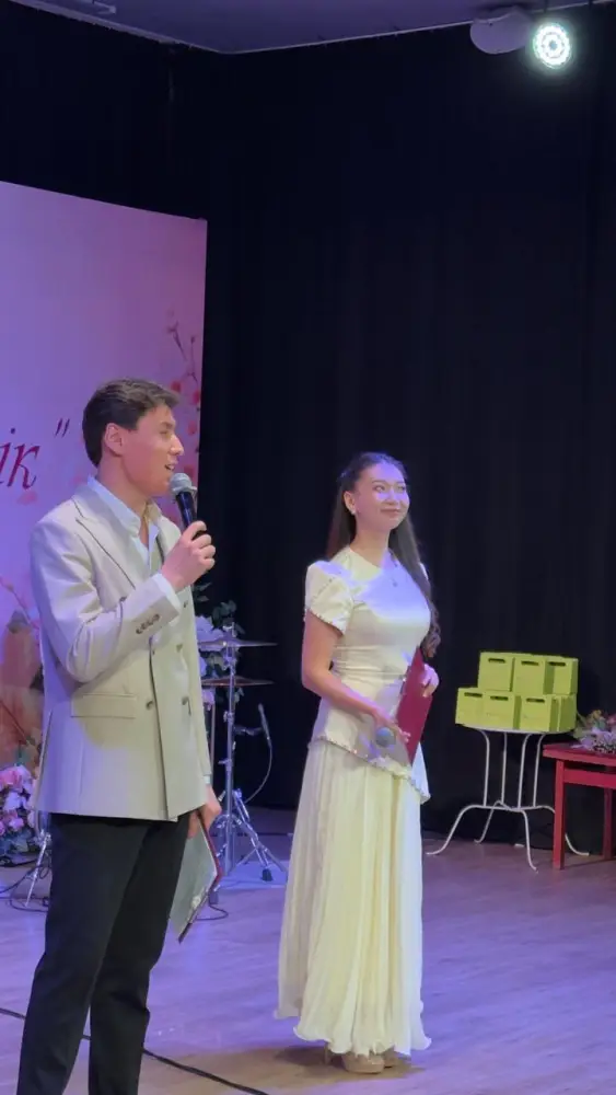 В Астане прошел литературный вечер «Жырмен өрілген нәзіктік» {city2}