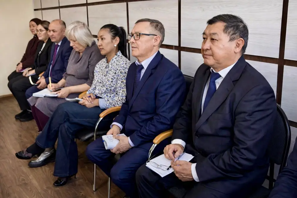 В Управлении по мобилизационной подготовке, территориальной и гражданской обороне ВКО прошло обсуждение вопросов предстоящего референдума (3)