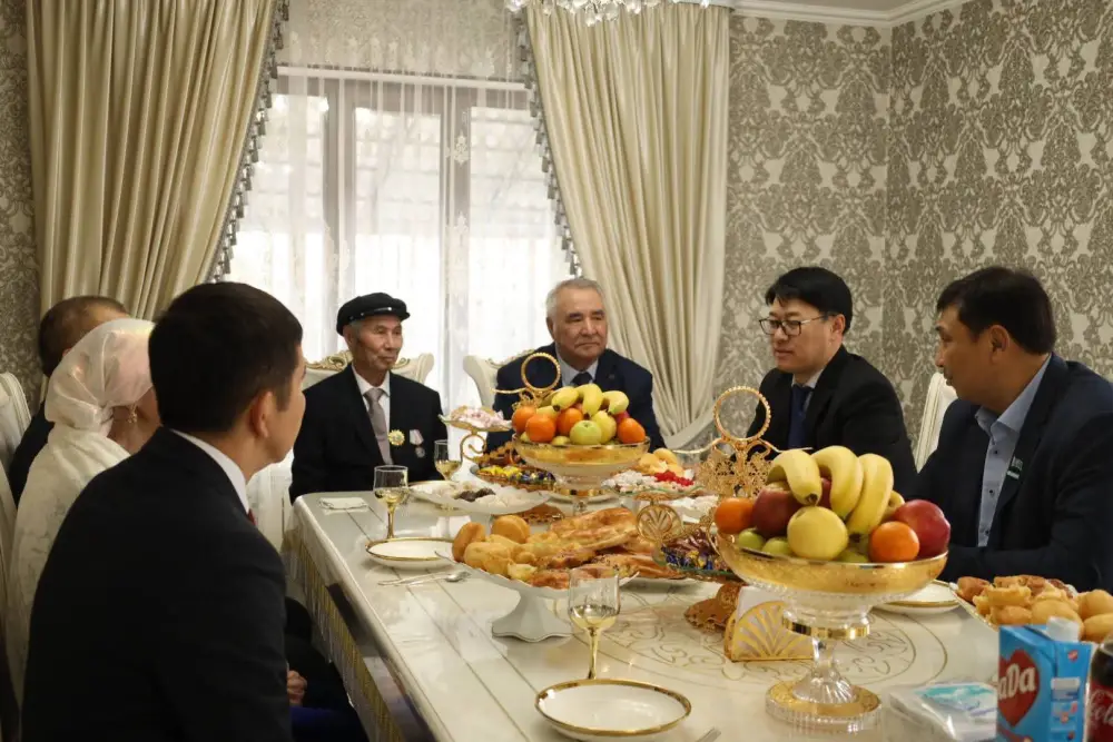 Туркестан: Почёт к пожилым женщинам как способ укрепления общественных ценностей {city2}