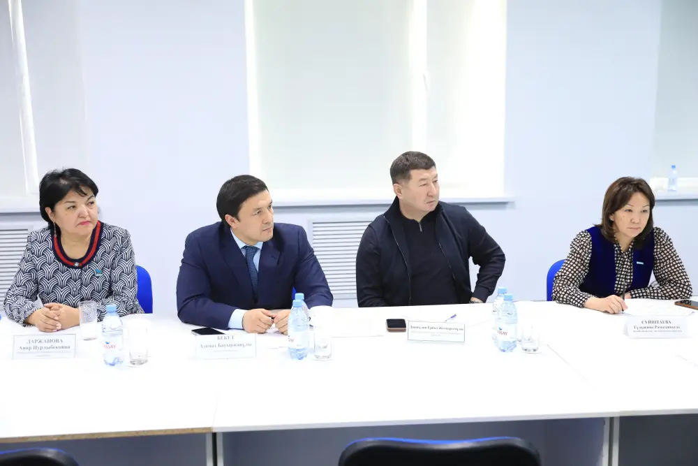 Аким области Асхат Шахаров провел прием граждан в Актобе {city2}