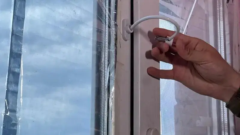 Обеспечение безопасности детей: рекомендации астанинских спасателей по предотвращению падений из окон Кызылорде