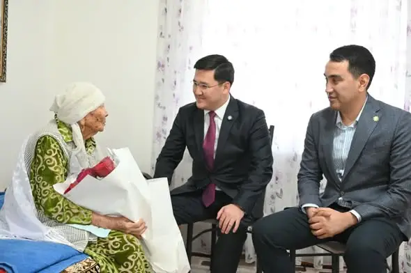 Жетысайские матери-долгожительницы получили поздравления {city2}