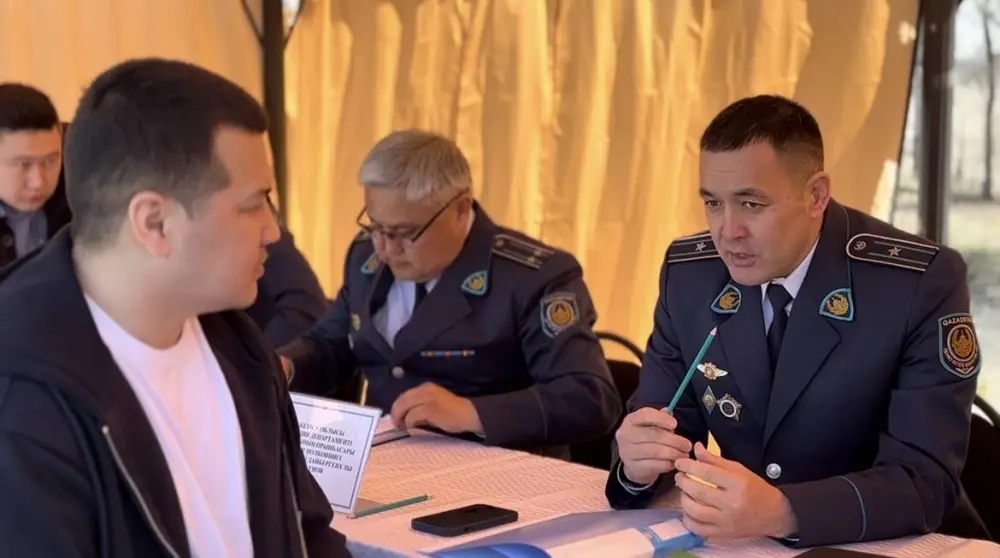 Полиция Жетысу организовала акцию по правовой помощи гражданам в сфере дорожного движения {city2}