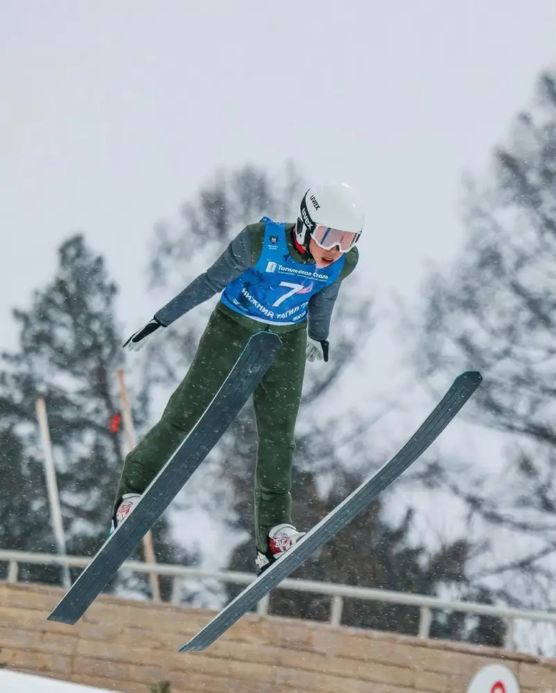 Казахстанские спортсмены завоевали две медали на турнире по прыжкам с трамплина в Польше {city2}