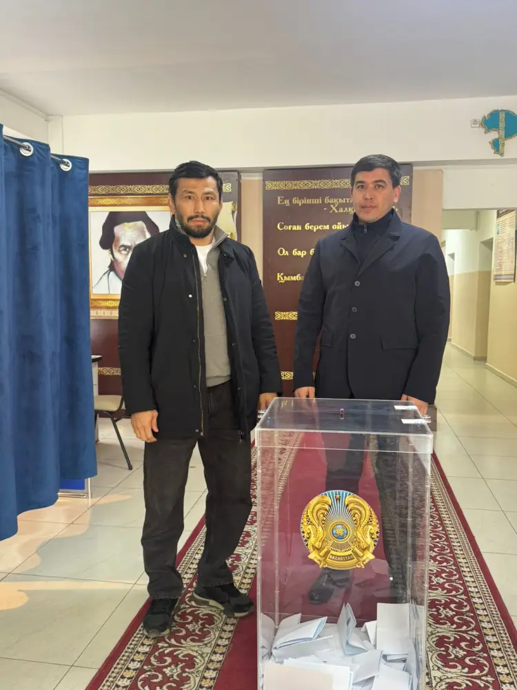 Влияние олимпийского призёра Демеу Жадраева на гражданскую активность: голосование на республиканском референдуме {city2}