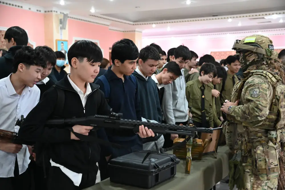 Представители Министерства обороны встретились с молодежью Мангистау (2)