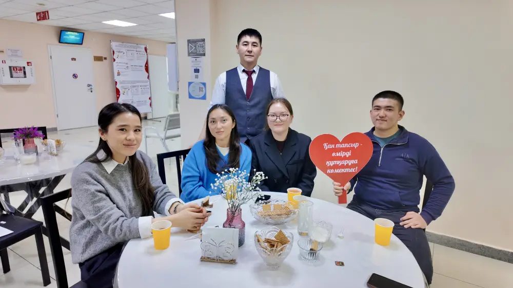 МИНЗДРАВ: ОКОЛО 18 ТЫСЯЧ КАЗАХСТАНЦЕВ СТАЛИ ДОНОРАМИ КРОВИ В РАМКАХ ФЕВРАЛЬСКОЙ АКЦИИ {city2}