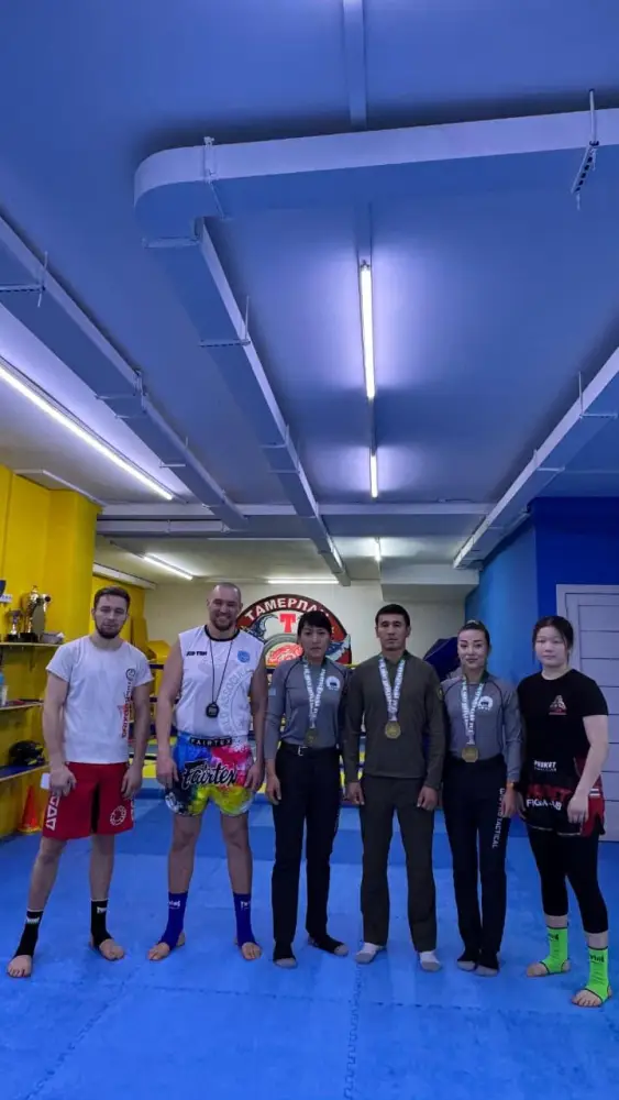 Международные чемпионы по кикбоксингу вдохновляют молодое поколение спортсменов в Москве {city2}