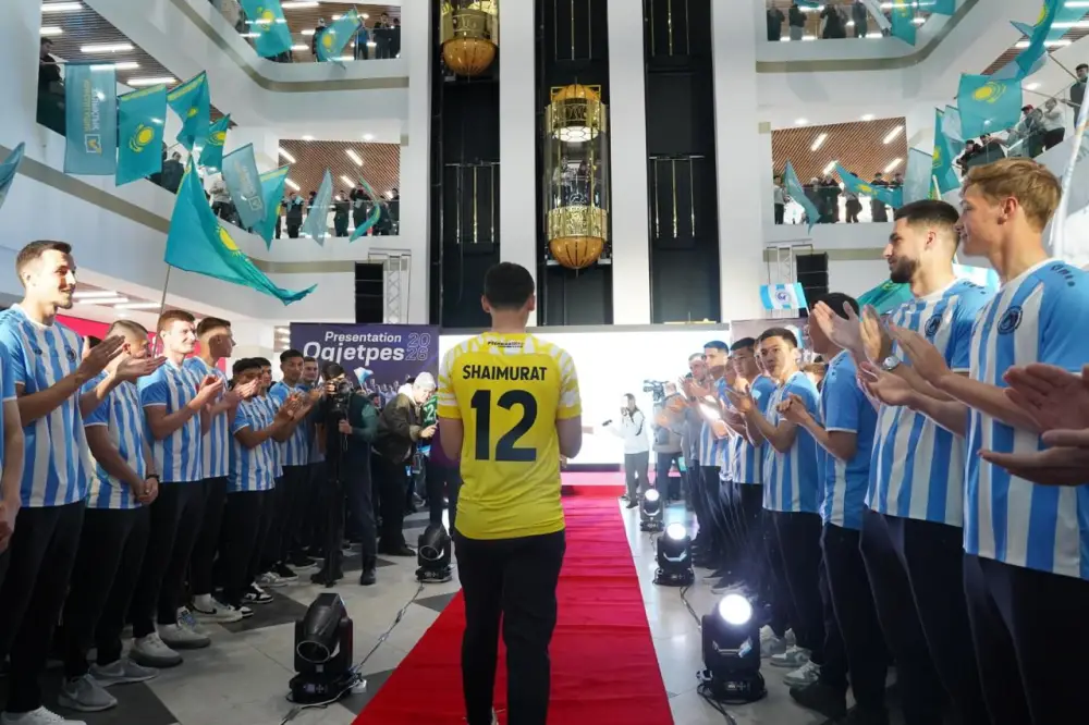 Презентация нового состава футбольной команды «Окжетпес» состоялась в ТРЦ Koksetau Mall с вручением ключей от автобуса и выступлением португальской певицы. {city2}