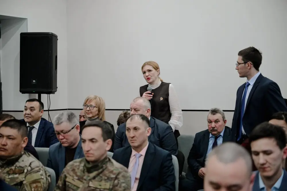 Аким СКО провел кустовое совещание с акимами близлежащих районов (4)