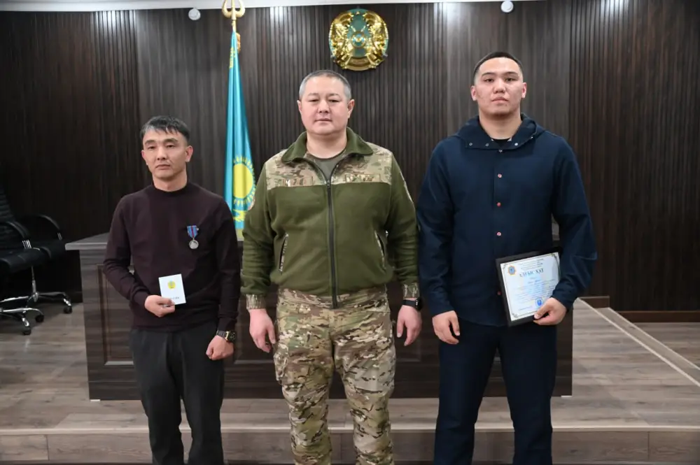 Сержант из Тараза спас людей на пожаре {city2}