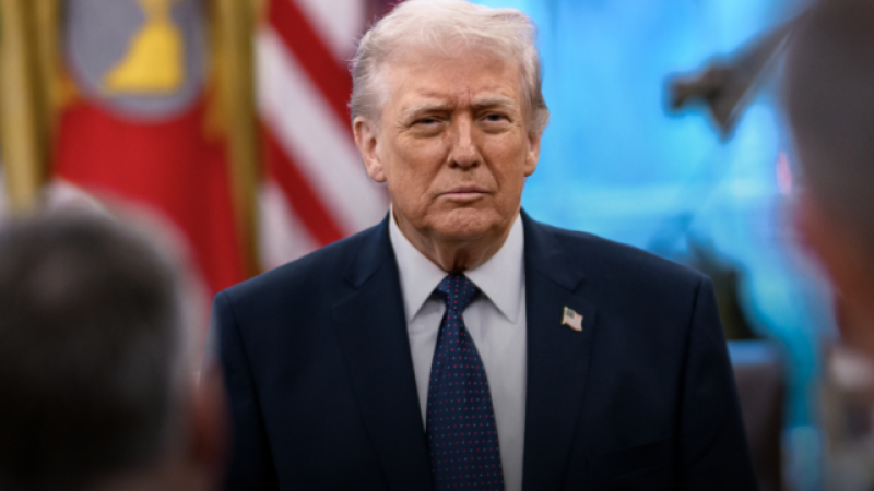 Трамп заявил, что с Зеленским сложнее договориться, чем с другими лидерами {city2}