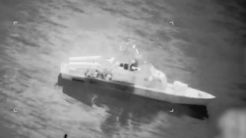 США обрушили шторм на иранские минные катера: Ормузский пролив вновь в центре военных волнений {city2}