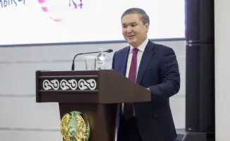 В преддверии 8 марта в Министерстве промышленности и строительства поздравили женский коллектив