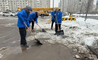 Поддержка работников коммунальных служб: волонтеры в Астане способствуют формированию культуры милосердия