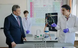 Посещение Назарбаев Интеллектуальной школы акимом области обсуждение условий обучения и международные олимпиады