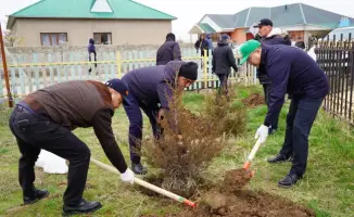 ТУРКЕСТАН: БОЛЕЕ 2000 ЖИТЕЛЕЙ КАЗЫГУРТСКОГО РАЙОНА ПРИНЯЛО УЧАСТИЕ В МАСШТАБНОМ СУББОТНИКЕ